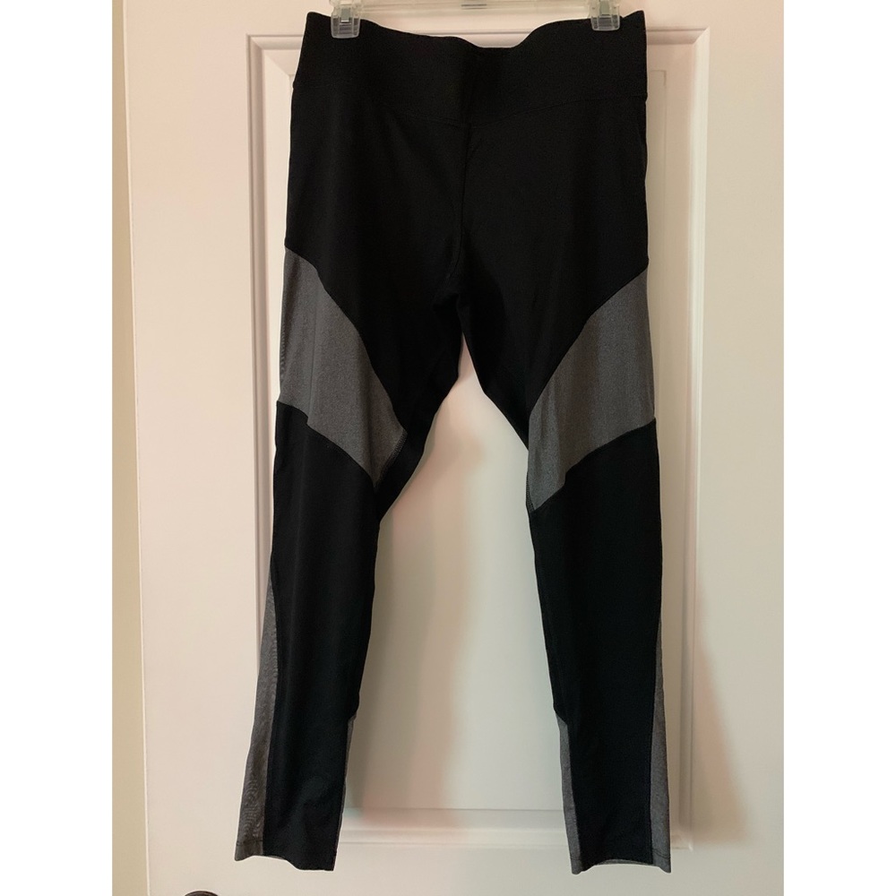 Victoria’s Secret PINK Ultimate Cut Out Legging